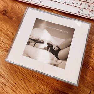 The Tortured Poets Department CD TTPD + The Manuscript Bonus Track + Artifacts